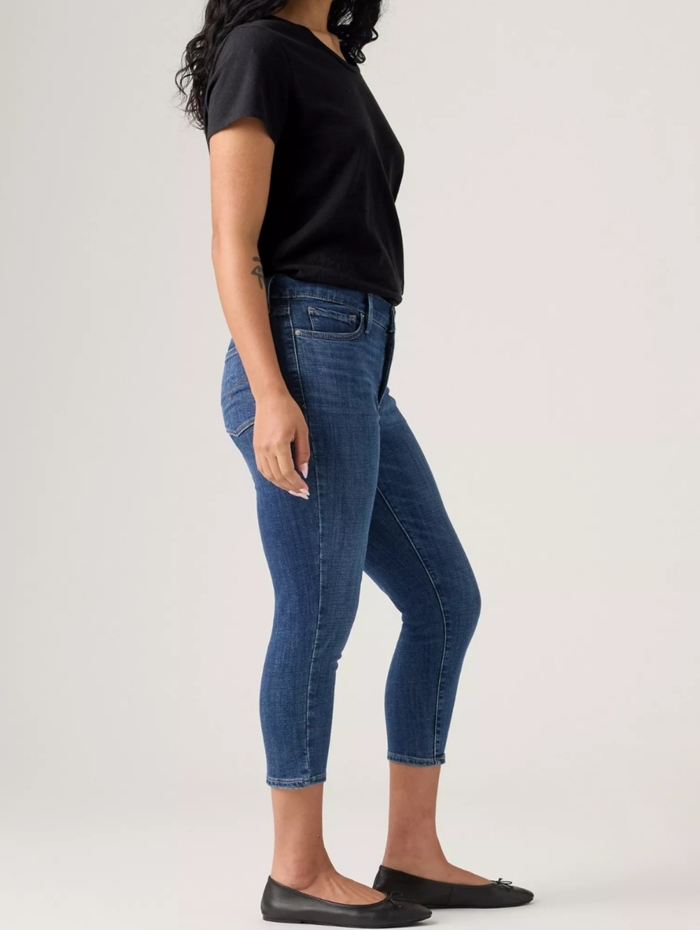 Levi's Womens 311 Shaping Capri Demin Jeans Medium Wash Size 28 - Picture 2 of 12